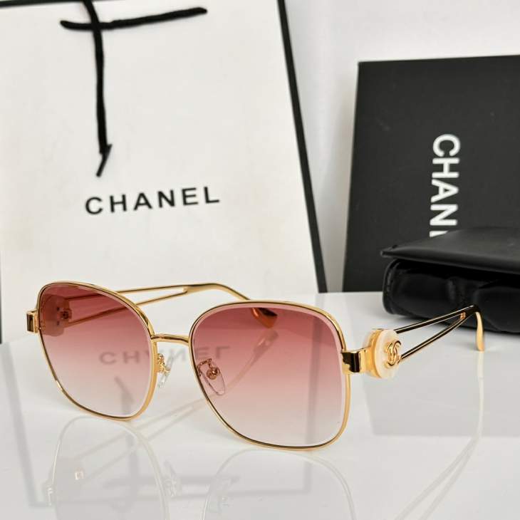 Picture of Chanel Sunglasses _SKUfw79398748fw